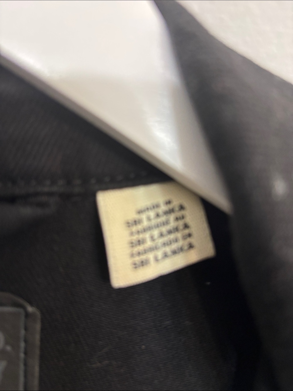 Levi's Women’s Black Denim Trucker Jacket with Red Tab - Picture 3 of 4